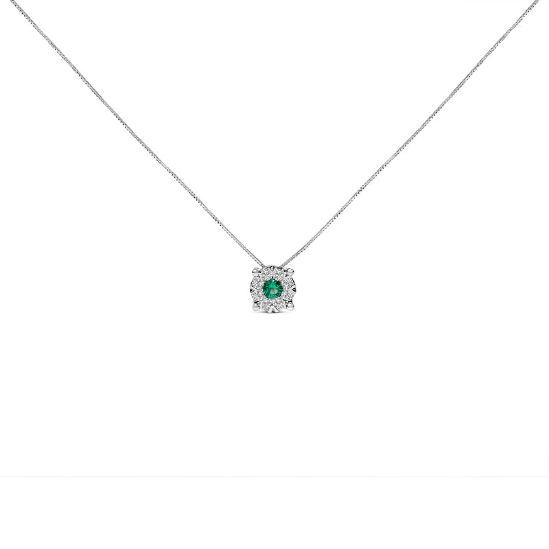 Bids.com 14K White Gold 3.8 MM Green Emerald and 1/3 Cttw Diamond Composite Halo 18" Pendant Necklace (F-G Color, VS2-SI1 Clarity) Necklaces White Smoke White.Gold / 18