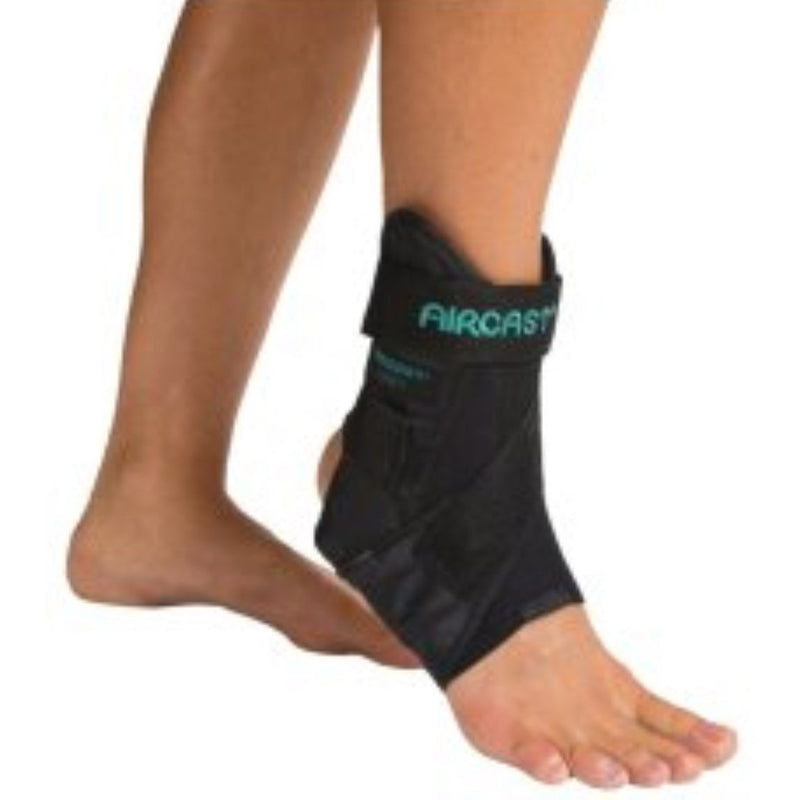 Aircast Aircast AirSport Ankle Brace  Left  Medium First Aid White Smoke