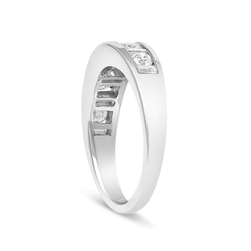 Bids.com 14K White Gold Alternating 1.0 Cttw Round and Baguette Diamond Channel Band Ring Rings White Smoke 7 / White.Gold
