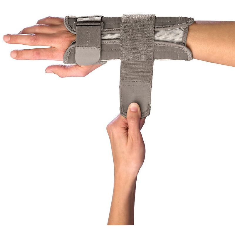 Mueller Mueller Carpal Tunnel Wrist Stabilizer Small/Medium Wrist Stabilizer White Smoke