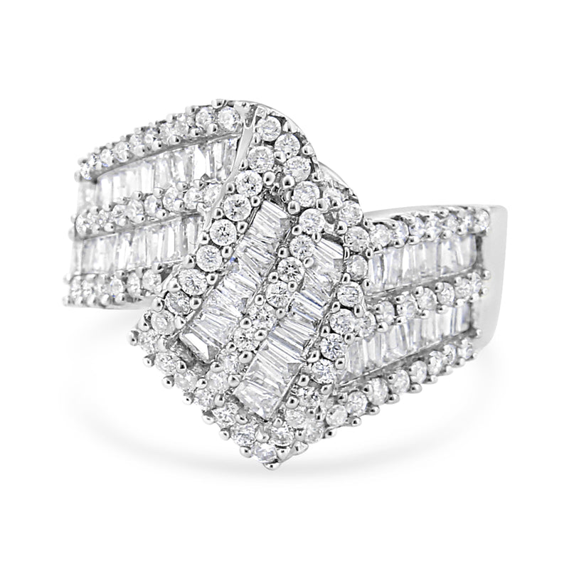 Bids.com 14K White Gold 1-1/2 Cttw Round and Baguette Diamond Bypass Cocktail Ring Band (H-I Color, SI1-SI2 Clarity) - Size 7 Rings White Smoke 7 / White.Gold