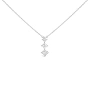 Bids.com 10K White Gold 1/5 Cttw Princess Cut Diamond 3 Stone Drop 18" Pendant Necklace (H-I Color, SI2-I1 Clarity) Necklaces White Smoke White.Gold / 18