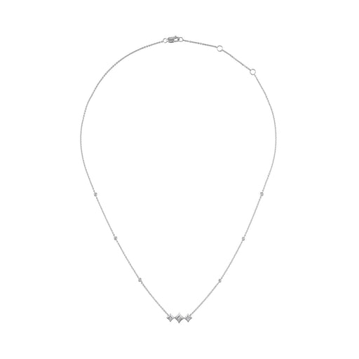 Bids.com 10K White Gold Bezel Set Princess Diamond 3 Stone Kite Shape and Station Necklace (H-I Color, SI2-I1 Clarity) - 18" Inches Necklaces White Smoke White.Gold / 18