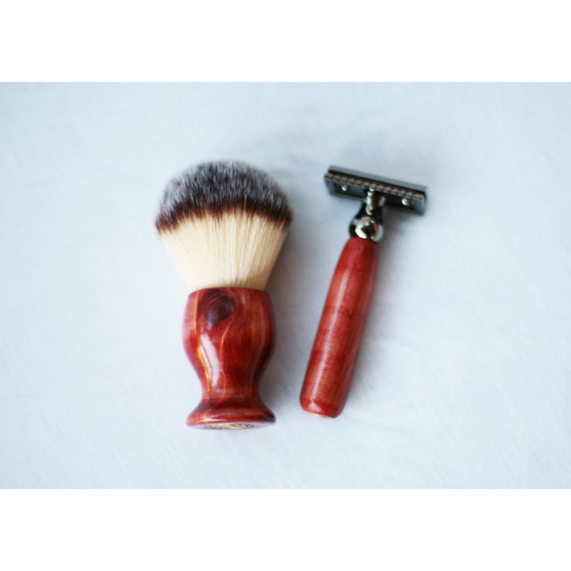CreationsByWill Aromatic Red Cedar Wood Hand Crafted Shave Set, safety razor, 26mm lather brush and a matching shave stand. Shave Set Lavender