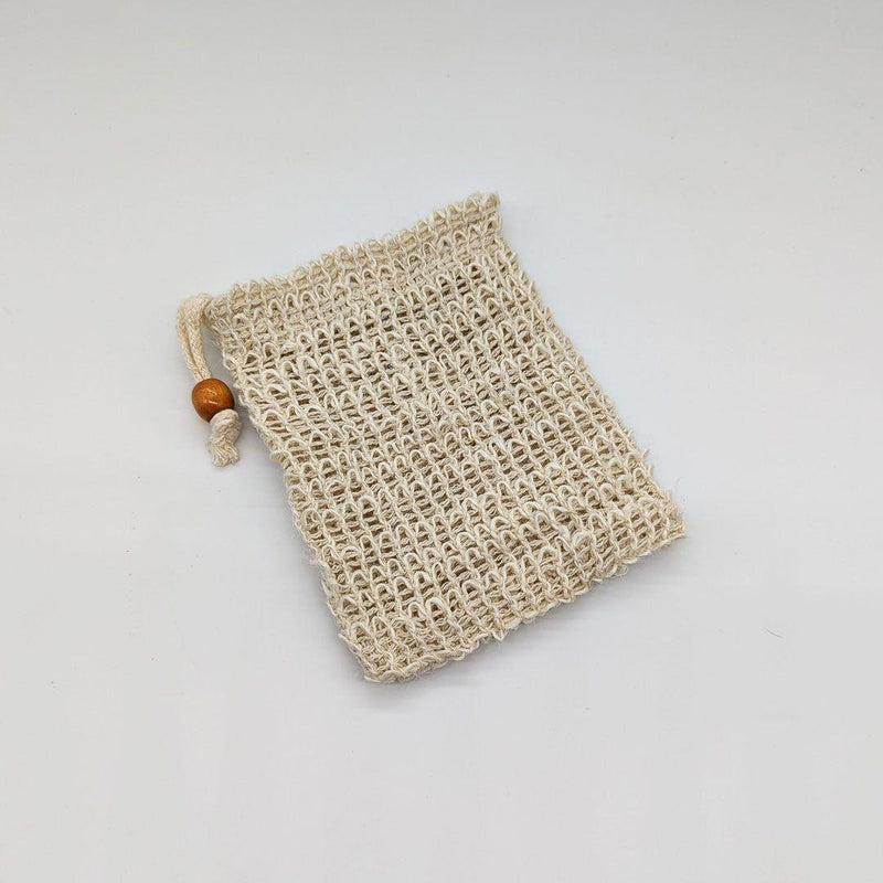 Hyssop Beauty Apothecary L.L.C. Sisal Exfoliating Soap Pouch with Wooden Bead Accessory Light Gray
