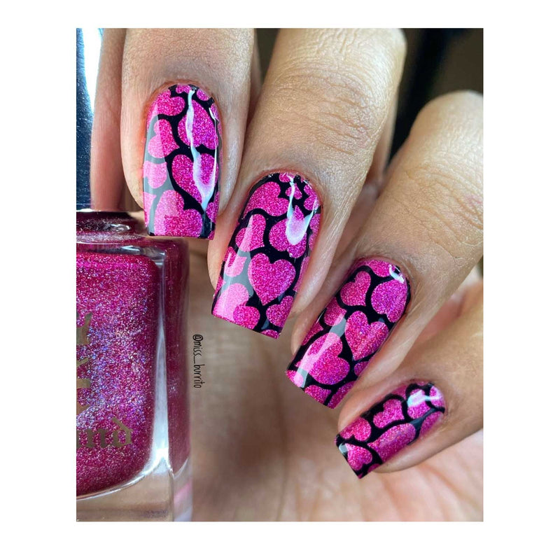 UberChic Beauty Queen of Hearts Stamping Plate Rosy Brown