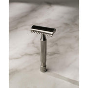 Above the Tie S1 Slant Razor Razor Gray Titanium / Classic / Open Comb