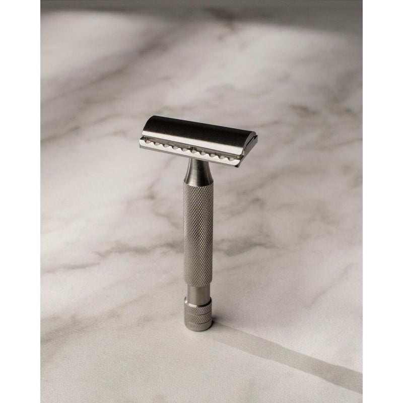 Above the Tie S1 Slant Razor Razor Gray Titanium / Classic / Safety Bar