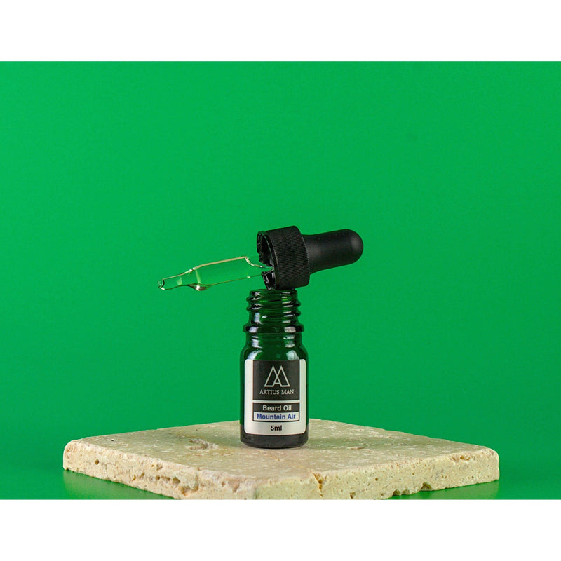 Artius Man Mountain Air Beard Oil Sample Sea Green