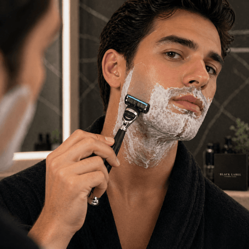 Shave Essentials Black Label Cartridge Razor Razors & Razor Blades Black
