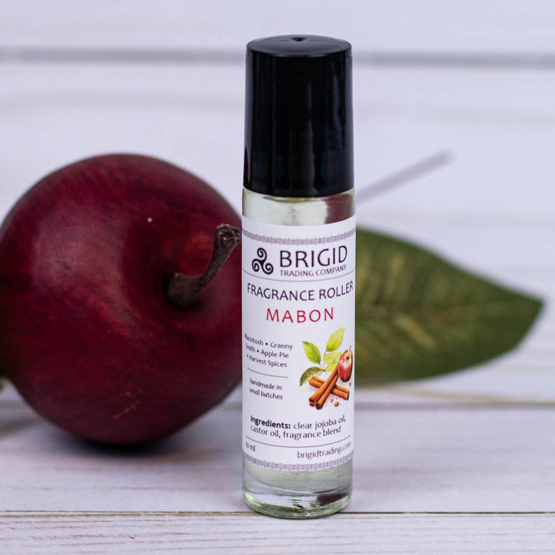 Brigid Trading Company Mabon Fragrance Roller – Fresh Apples, Apple Pie & Harvest Spices perfume Light Gray
