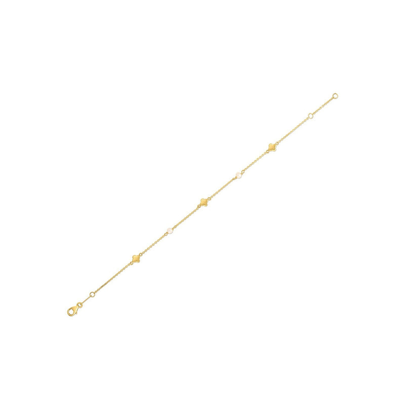 Bids.com 14k Yellow Gold Pearl Clover Bracelet Bracelets White Smoke 7 / Yellow Gold