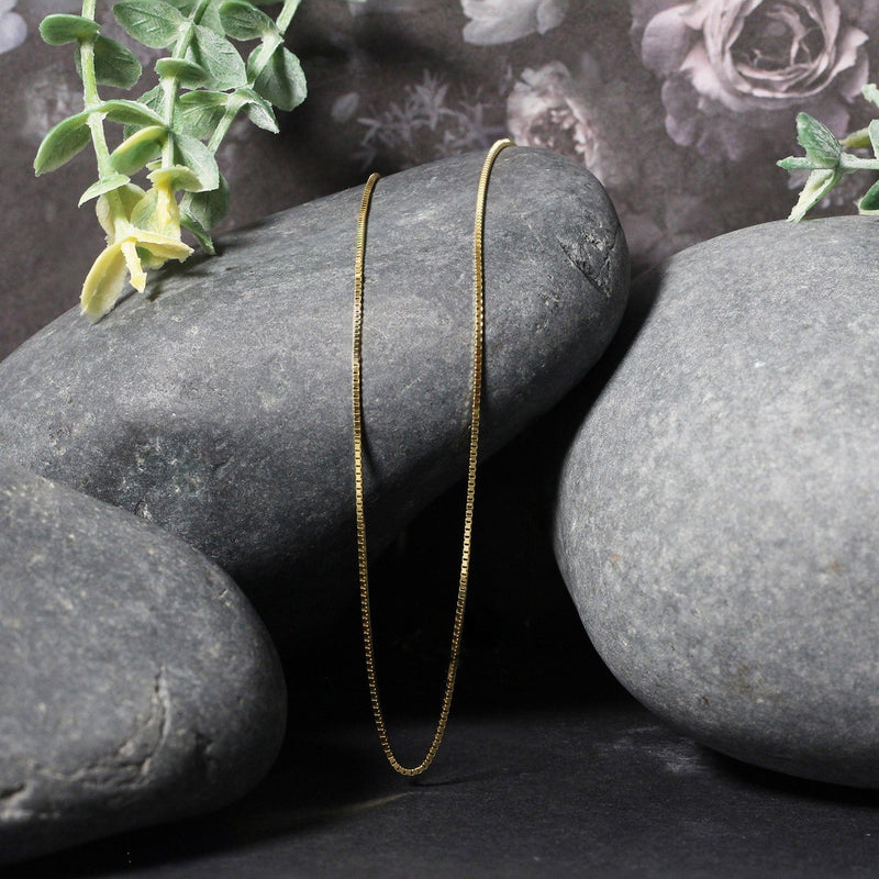 Bids.com 14k Yellow Gold Classic Box Chain 0.8mm Necklaces Black 13 / Yellow Gold,16 / Yellow Gold,18 / Yellow Gold,20 / Yellow Gold,22 / Yellow Gold,24 / Yellow Gold,30 / Yellow Gold