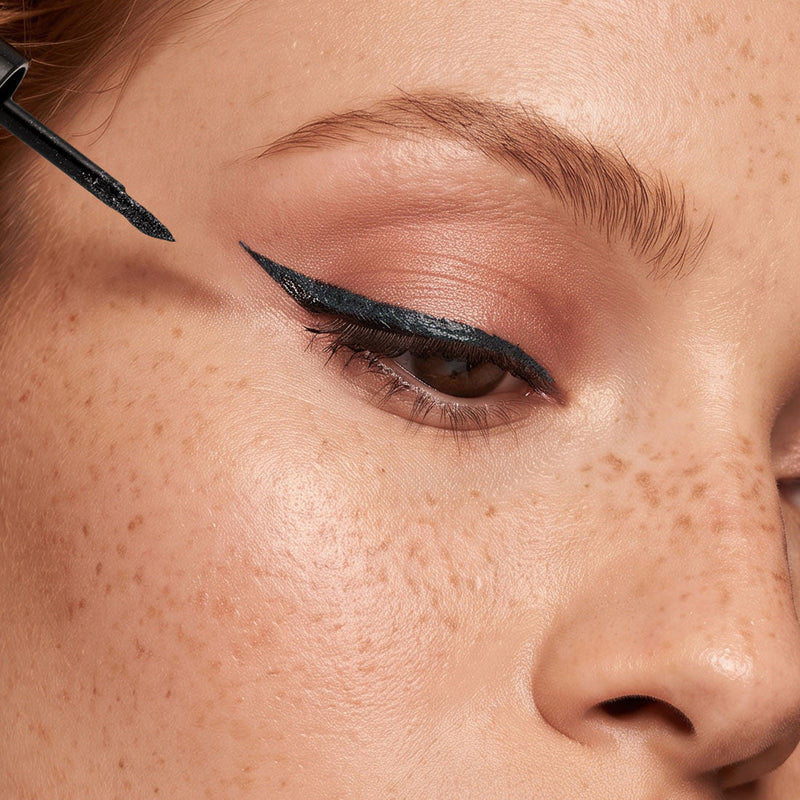 LIQUID EYELINER