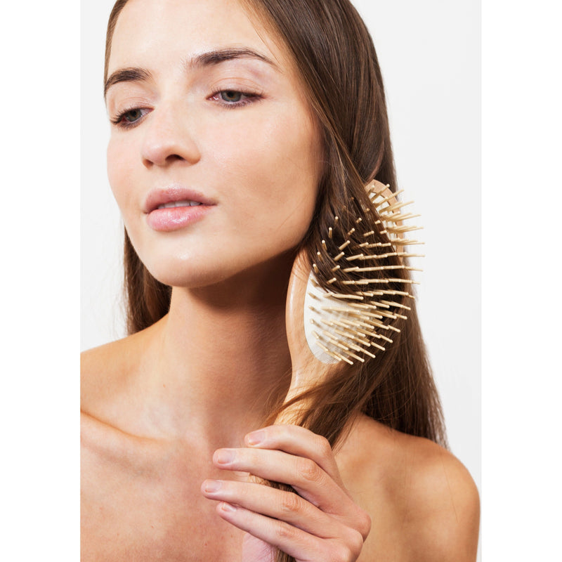 KOH-I-NOOR Beauty USA Janeke Large Oval Wooden Brush – Anti-Static Beech Wood Brush with Wood Pins Hair Brush White Smoke
