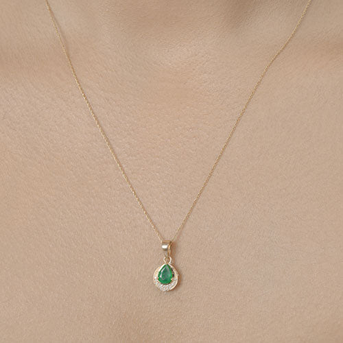 Bids.com 0.89 Carat Genuine Zambian Emerald and White Diamond 14K Yellow Gold Pendant Pendants Tan