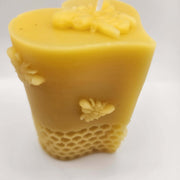 SAVAGE BEE-CHES® Heart and Bees Beeswax Candle – 5.9 oz Light Gray