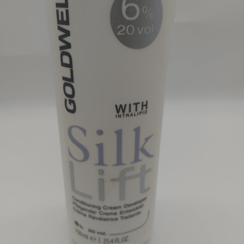 VIP Extensions VIP Extensions Silk Lift Conditioning Cream Developer, 6% / 20 Volume, 25.4 oz Hair Color Developer Dark Gray